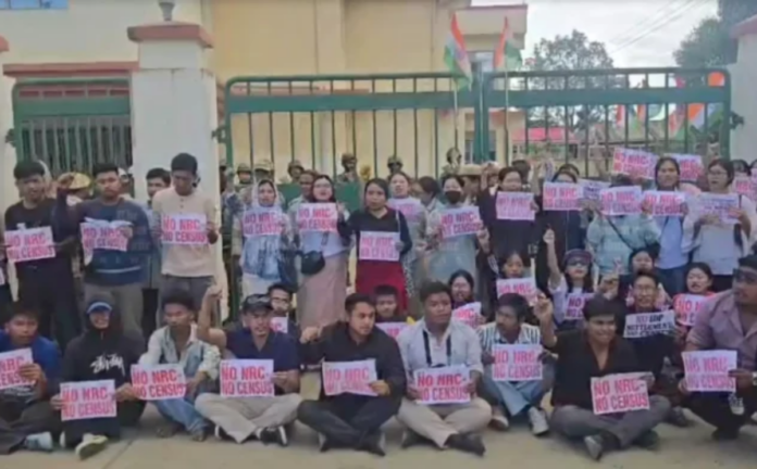 Members of the Campaign for JFD Students’ Wing protesting against census