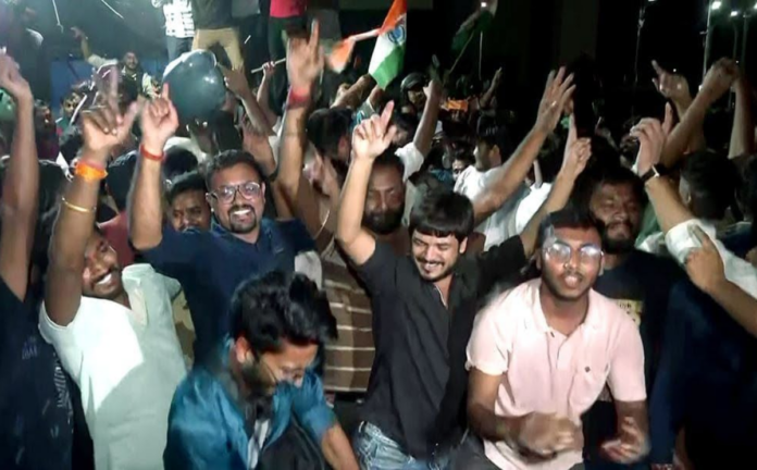 The JPSC-JSSC aspirants in Ranchi who are celebrating after the Jharkhand govt accepted their demands and cancelled the JSSC-CGL exam and all exams conducted on behalf of TDPL.